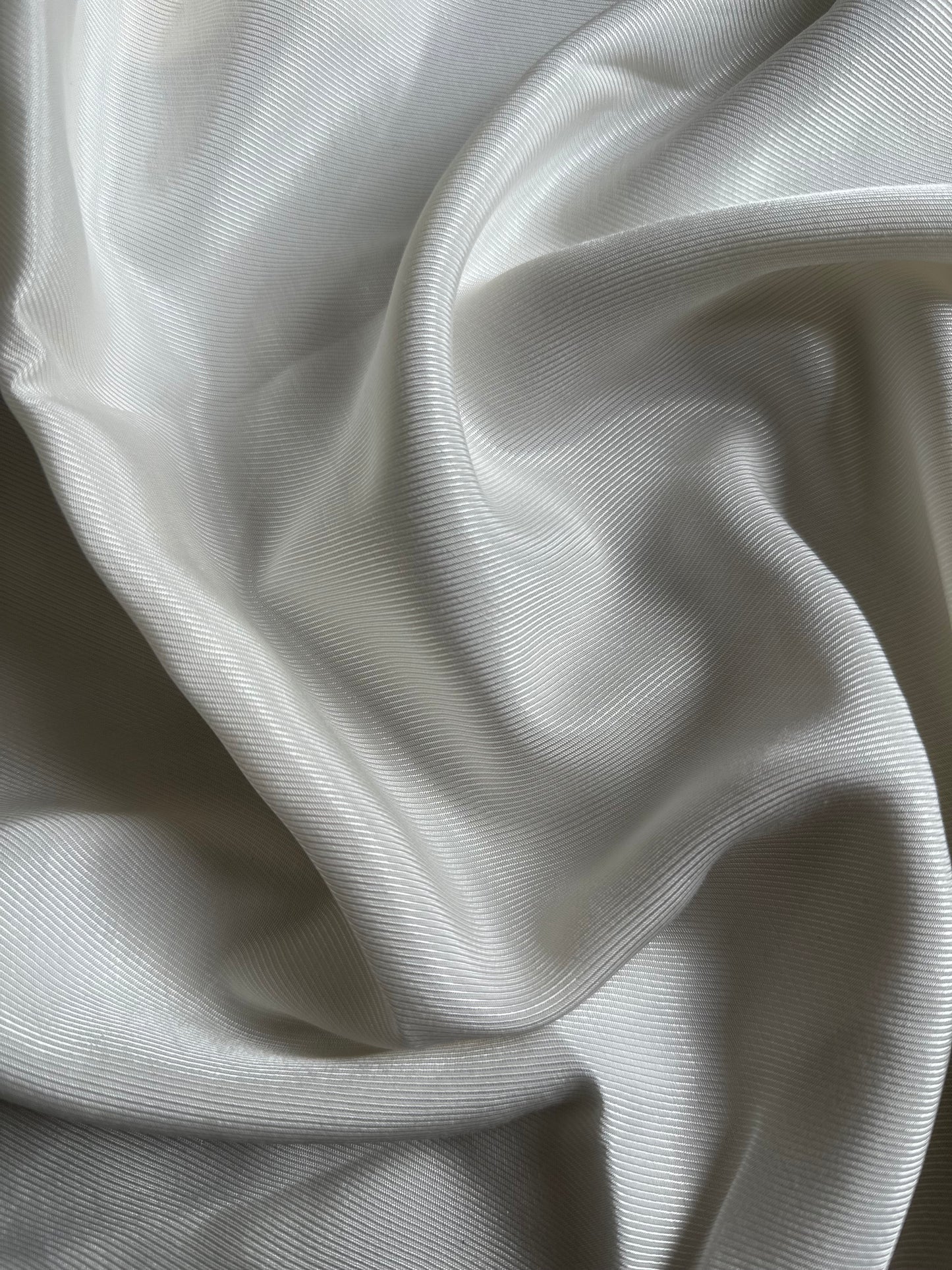 ELISA - Twill de Viscose/Coton écru - tissu fluide double-face , Issu d'une maison de luxe française