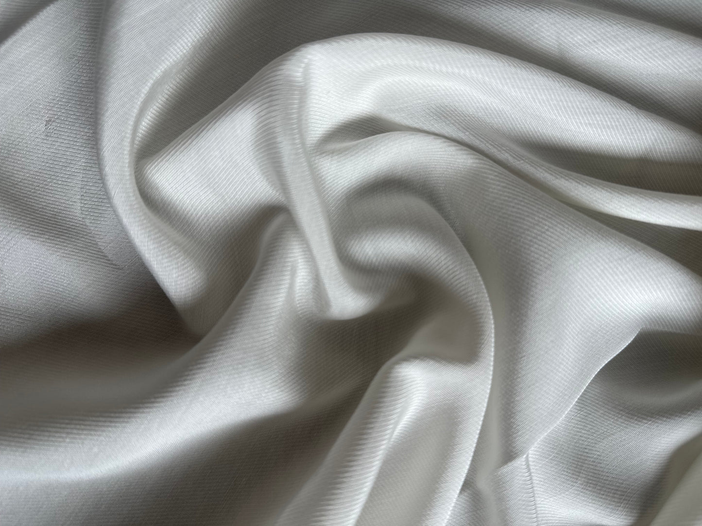 ELISA - Twill de Viscose/Coton écru - tissu fluide double-face , Issu d'une maison de luxe française