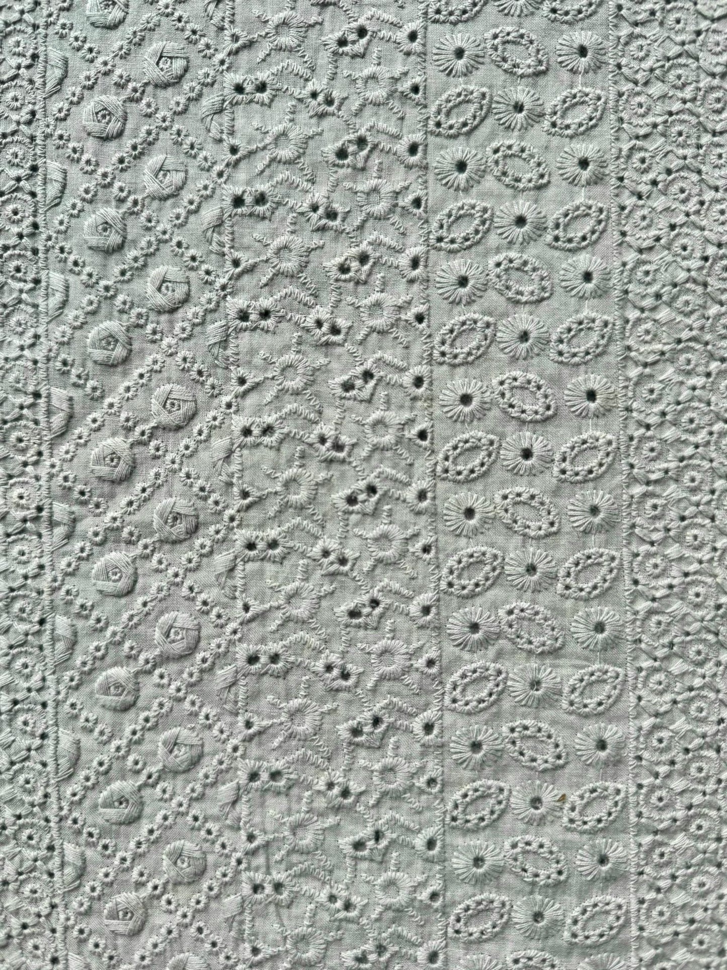 BANFF- Broderie anglaise - vert pastel